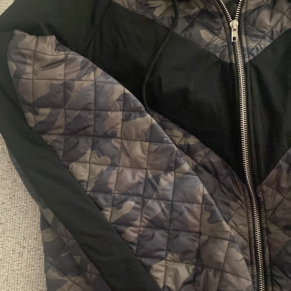 White Birch camouflage and black jacket. - Picture 4 of 7